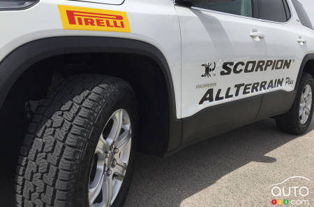 Des pneus Pirelli Scorpion All-Terrain +, posés